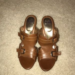 Söfft brown slide in heels